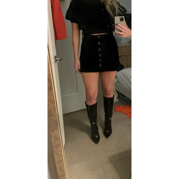 Black button down mini skirt - Picture 4 of 5
